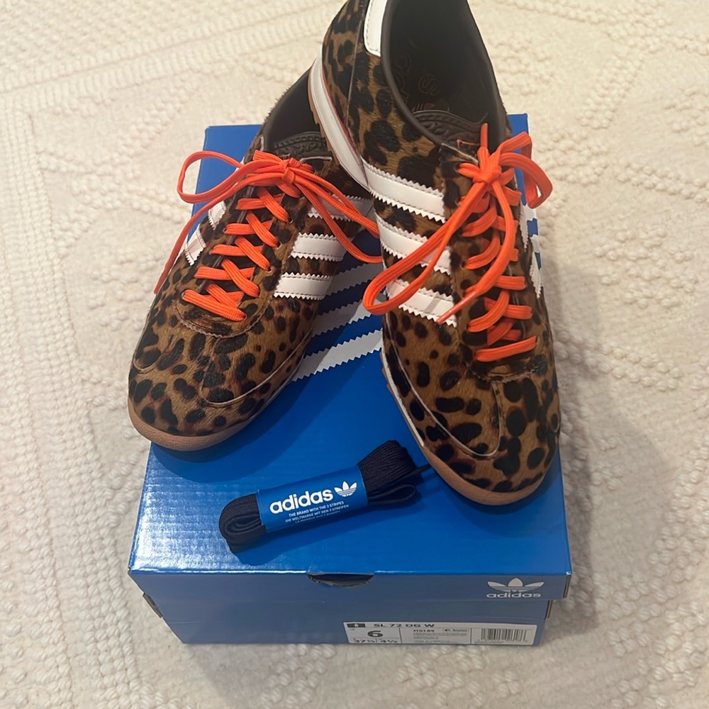 Adidas originals leopard size 6